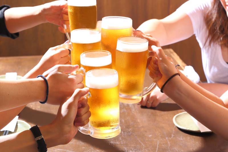 一品料理とドリンクで広がる楽しさ